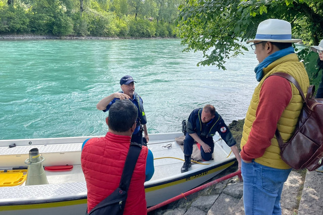 Pencarian Emmeril Kahn Mumtadz di sepanjang sungai Aare, kota Bern, Swiss, berlanjut di hari ke empat, Minggu (29/5/2022). Foto: KBRI Swiss