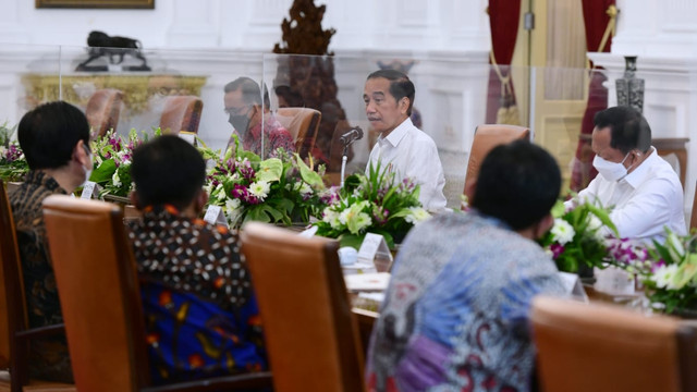 Presiden Joko Widodo bertemu dengan Ketua dan Komisioner KPU, Senin (30/5/2022). Foto: Muchlis Jr/Biro Pers Sekretariat Presiden