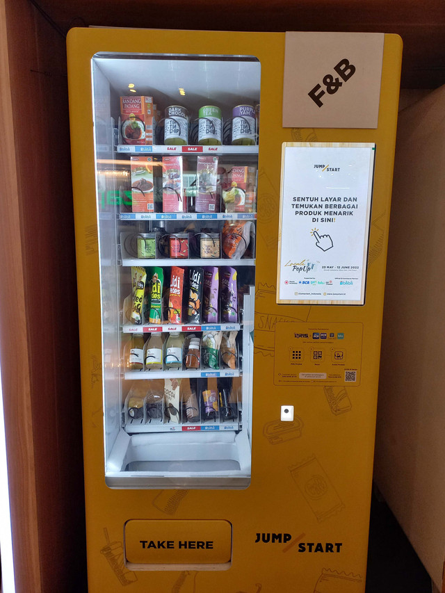 Vending Machine di Grand Indonesia, Jakarta. Foto: Monika Febriana/ Kumparan