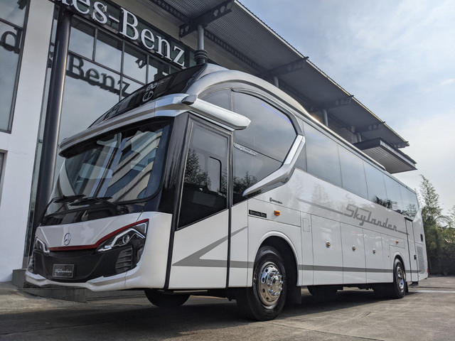 Bus baru karoseri New Armada Skylander R22. Foto: Sena Pratama/kumparan