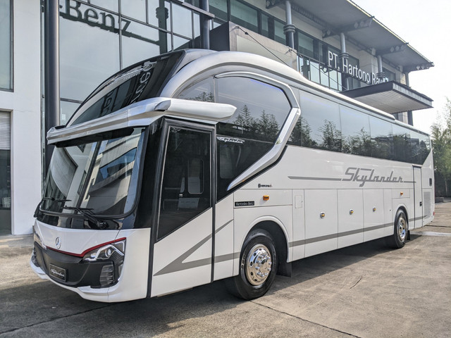 Bus baru karoseri New Armada Skylander R22. Foto: Sena Pratama/kumparan