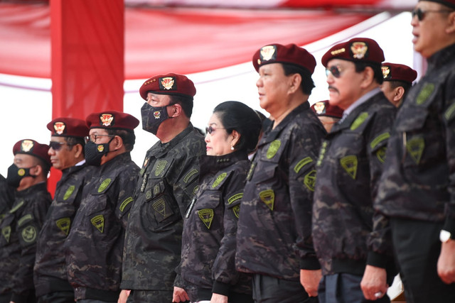Kepala BIN Budi Gunawan dan Megawati Soekarnoputri pada peresmian fasilitas teknologi Medical Intelligence dan pengembangan Smart Campus Sekolah Tinggi Intelijen Negara (STIN). Foto: Dok. Istimewa