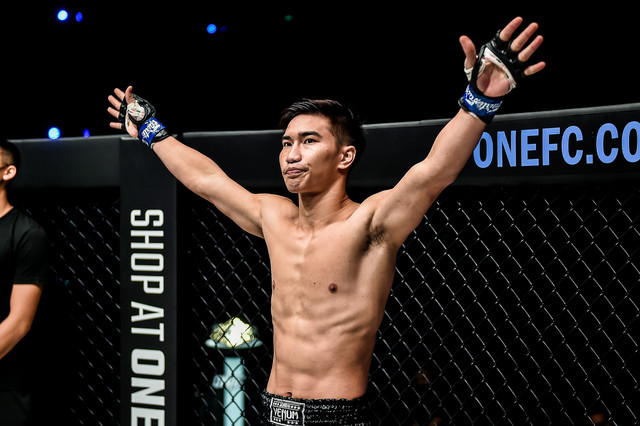 Aksi Tawanchai PK. Saenchai kontra Sitthichai di ONE: BATTLEGROUND III pada 2021 lalu. Foto: ONE Championship