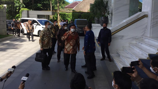 Ketum Gerindra Prabowo Subianto tiba di Kantor DPP NasDem. Foto: Paulina Herasmaranindar/kumparan