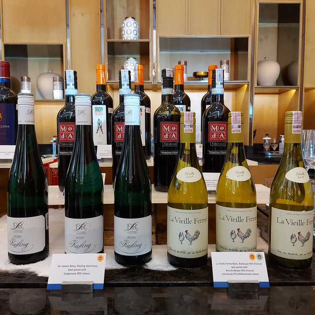 Produk-produk wine asal negara Uni Eropa. Foto: Azalia Amadea/Kumparan