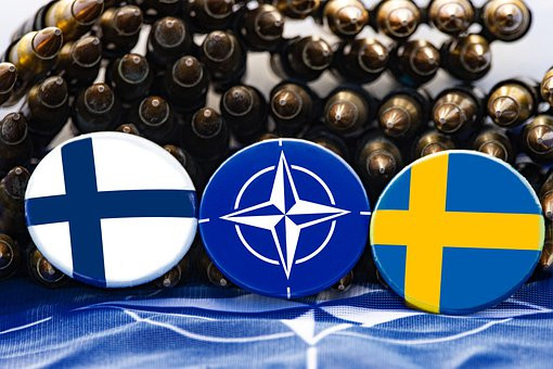 Sumber: Pixabay Bendera Finlandia, NATO, dan Swedia