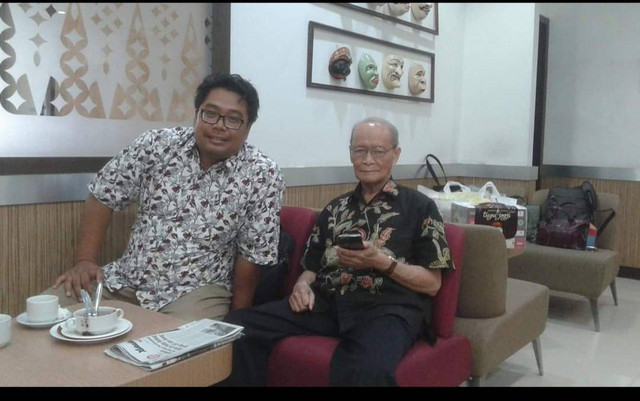 Saya dan Pak Syafii di Bandara Adi Sucipto Yogya Tahun 2019