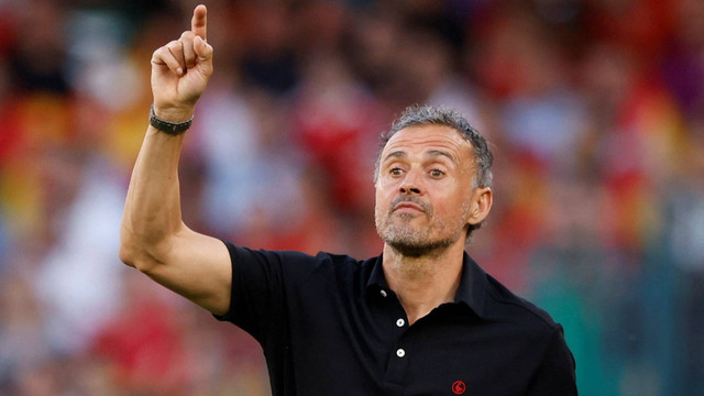 Reaksi pelatih Spanyol Luis Enrique di Estadio Benito Villamarin, Seville, Spanyol, Kamis (2/6/2022). Foto: Marcelo Del Pozo/REUTERS