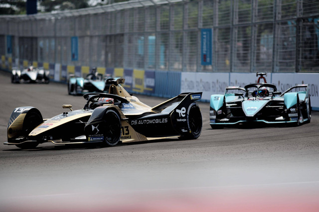 Sejumlah pebalap saat mengikuti Kualifikasi Formula E seri kesembilan di Jakarta International E-Prix Circuit (JIEC), Jakarta, Sabtu (4/6/2022). Foto: Jamal Ramadhan/kumparan