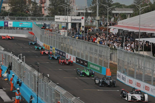 Ajang balap mobil listrik Formula E di Jakarta International E-Prix Circuit (JIEC), Jakarta, Sabtu (4/6/2022). Foto: Instagram/@aniesbaswedan