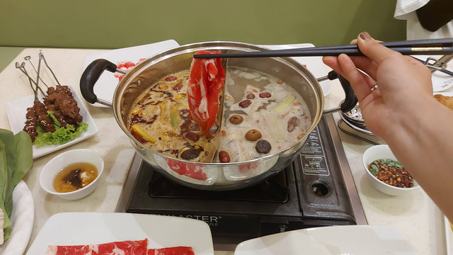 All you can eat ala Mongolia di Little Sheep Glodok. Foto: Azalia Amadea/Kumparan