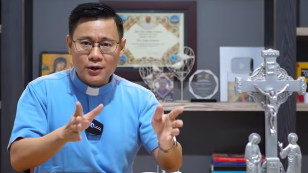 Romo Josep Susanto. Foto: Tangkapan layar Youtube