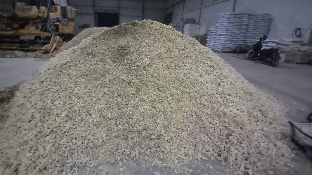 Kementerian Pertanian melalui Karantina Pertanian Belawan memfasilitasi ekspor pakan ternak dari bahan limbah jagung ke Korea Selatan. Foto: Dok. Istimewa