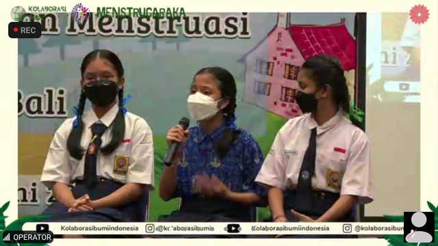 Para siswa saat mengikuti pelantihan Duta Kebersihan Menstruasi di Bali - LSU
