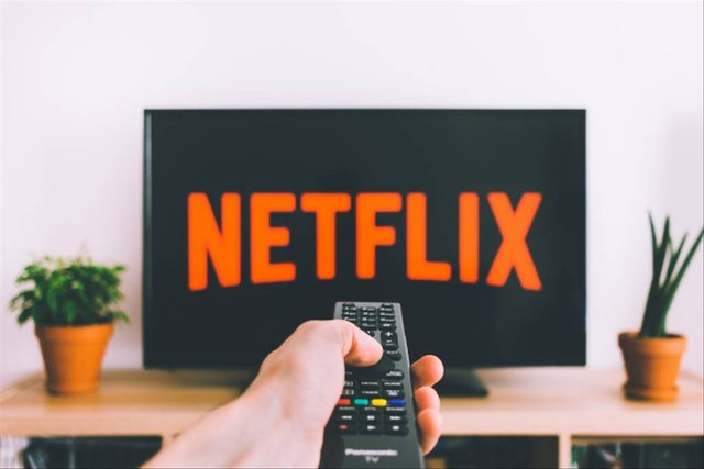 Ilustrasi Netflix di TV. Foto: Freestocks/Unsplash