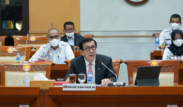 Menkumham Yasonna H. Laoly rapat kerja (raker) bersama Komisi III DPR RI di Gedung Nusantara III, Komplek Parlemen, Senayan, Jakarta, Senin (6/6).  Foto: DJKI Kemenkumham