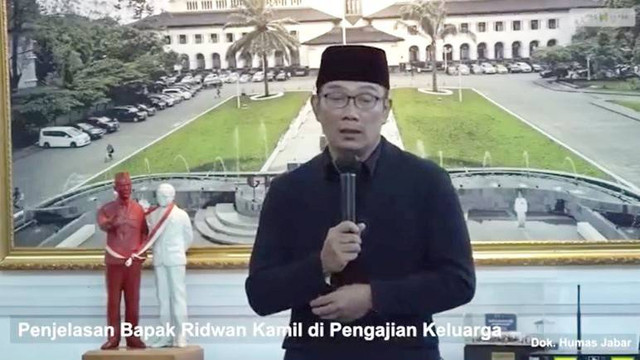 Pernyataan Gubernur Jawa Barat Ridwan Kamil terkait anaknya, Emmeril Kahn Mumtadz, saat pengajian di Gedung Pakuan. Foto: Humas Jawa Barat