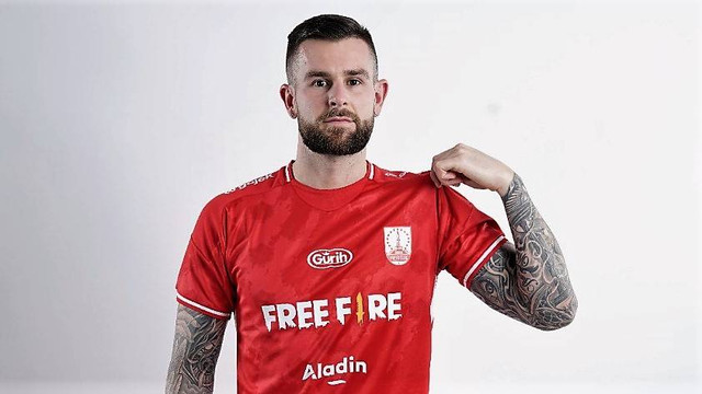 Bek Persis Solo, Aaron Evans. FOTO: Dok Persis Solo