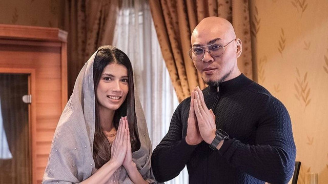 Deddy Corbuzier dan Sabrina Chairunnisa. Foto: Instagram/@sabrinachairunnisa_