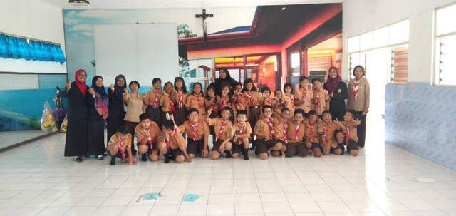 Dokumentasi Pribadi : Siswa SD Santa Maria 3 Jember