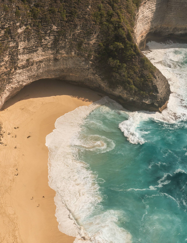 Wisata Nusa Dua Bali, Foto: Unsplash/Johannes Mandle.