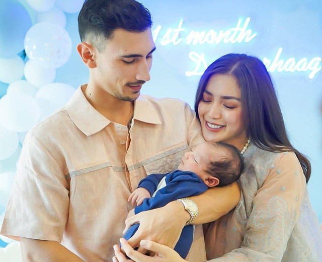 Jessica Iskandar dan Vincent Verhaag bersama anak mereka, Don Azaiah Jan Verhaag. Foto: Instagram/@titi_kamall