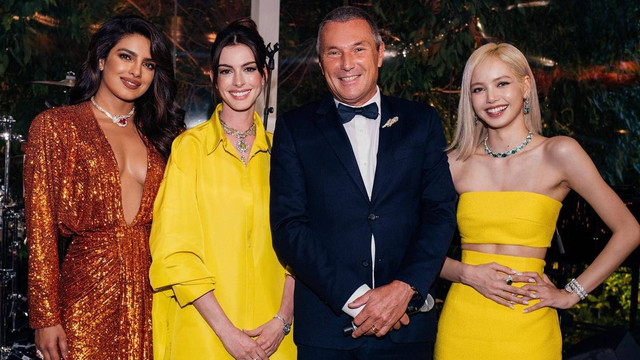 Lisa Blackpink pamer kedekatan dengan Anne Hathaway hingga Priyanka Chopra. Foto: Instagram/@lalalalisa_m