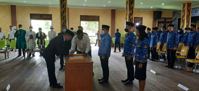 Pelantikan Kepala Puskesmas di Dinas Kesehatan Kabupaten Sintang. Foto: Yusrizal/Hi!Pontianak