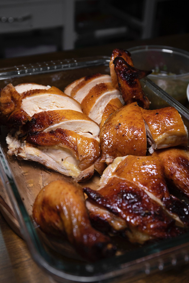 Ilustrasi Ayam Panggang Oven. Foto: Unsplash