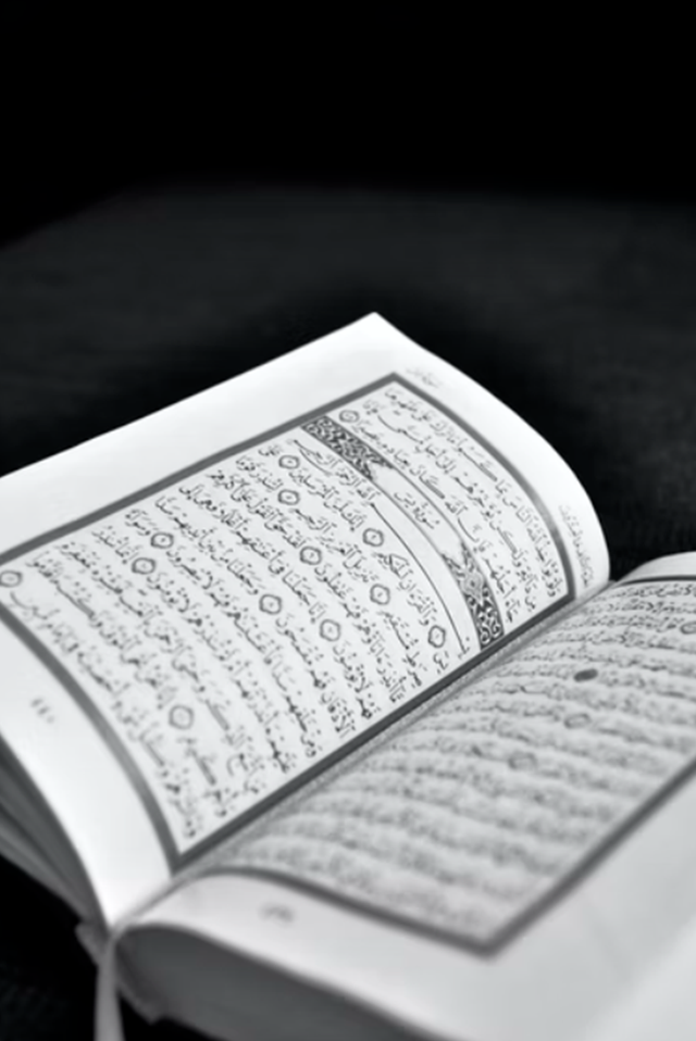 Ilustrasi sifat adil Allah SWT yang berlaku untuk seluruh makhluk. Foto: unsplash.com/jawadjawahirjj