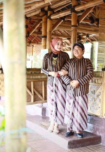 Komedian Adul dan istri. Foto: TikTok/Wenty040