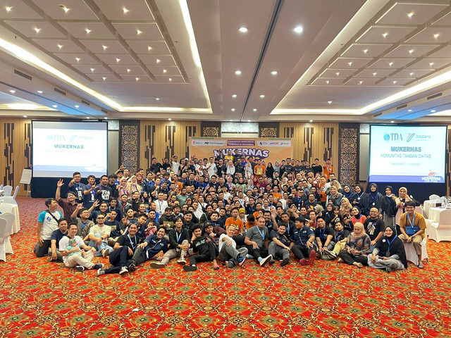Para peserta Mukernas TDA dari berbagai daerah di tanah air foto bersama usai pelaksanaan Mukernas di Makassar. dok