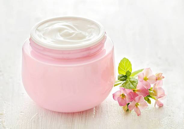 Moisturizer yang Mengandung Hyaluronic Acid. Foto: iStockphoto