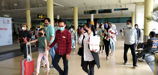 Penumpang di Bandara Sultan Thaha Jambi. (Foto: M Sobar Alfahri/Jambikita)