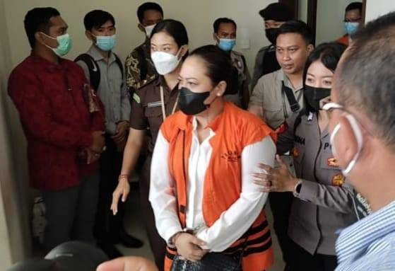 Eka Wiryaatuto usai sidanh Tipikor di Denpasar - ROB