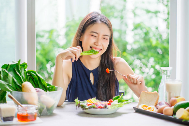 Ilustrasi makanan sehat untuk mencegah penuaan dini. Foto: DW2630/Shutterstock