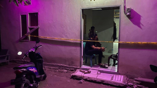 Lokasi kontrakan PSK di Palu dipasangi garis polisi. Foto: Istimewa