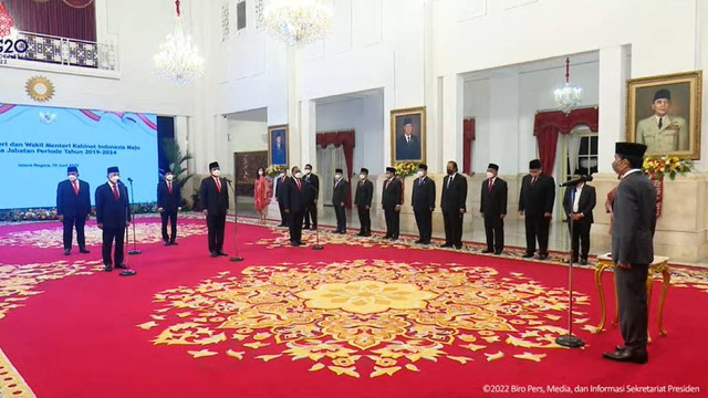 Pelantikan Menteri dan Wamen Baru Kabinet Indonesia Maju, Istana Jakarta, Rabu (15/6/2022). Foto: Youtube/Sekretariat Presiden