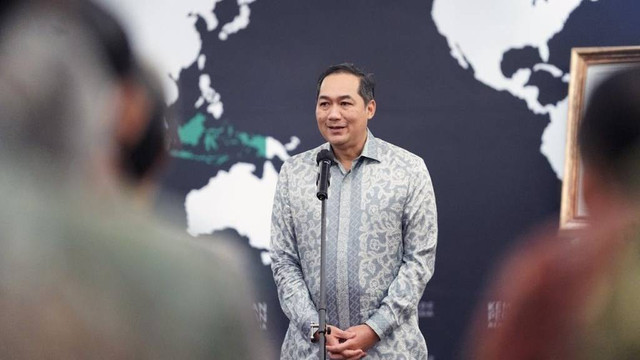 M. Lutfi saat melakukan sertijab ke Zulkifli Hasan, Rabu (15/6/2022). Foto: Kemendag RI