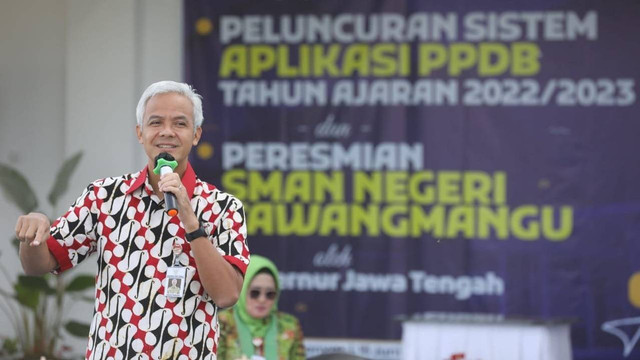 Gubernur Jawa Tengah, Ganjar Pranowo, saat membuka PPDB Jawa Tengah 2022.