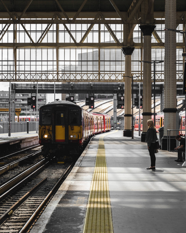 Jadwal dan Rute Kereta Api Sri Tanjung, https://unsplash.com/@snapsbyfox