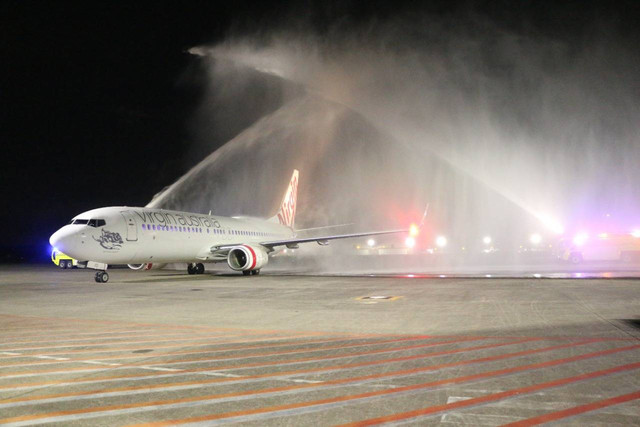 Penyambutan penerbangan perdana maskapai Virgin dari Australia di Bandara Ngurah Rai, Bali - IST
