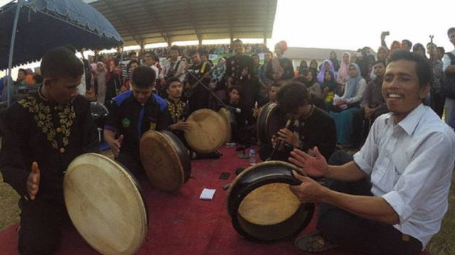 Alat musik tradisional Aceh, rapa'i.  Foto: Zuhri Noviandi/kumparan