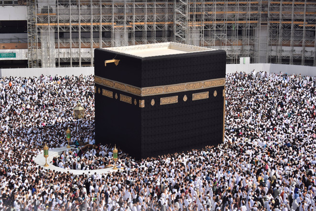 Ilustrasi Haji ifrad adalah haji yang dikerjakan terlebih dahulu dan dilanjut dengan umrah, sumber foto: (Haidan) by Unsplash.com
