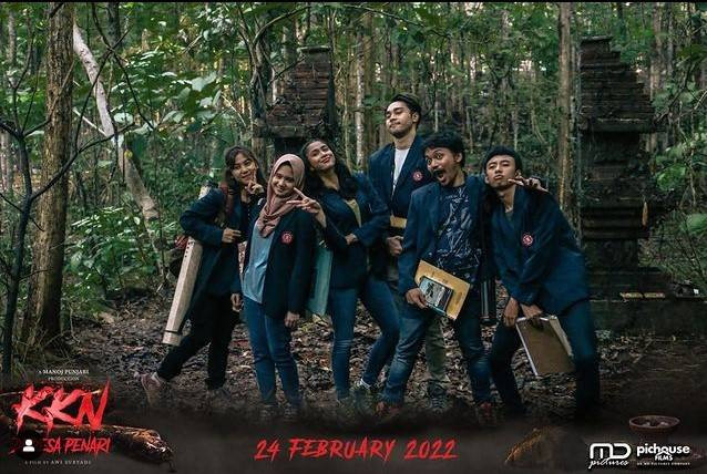 Pemeran Widya, Nur, Ayu, Bima, Anton, dan Wahyu dari film KKN di Desa Penari / Sumber: Instagram @kknmovie