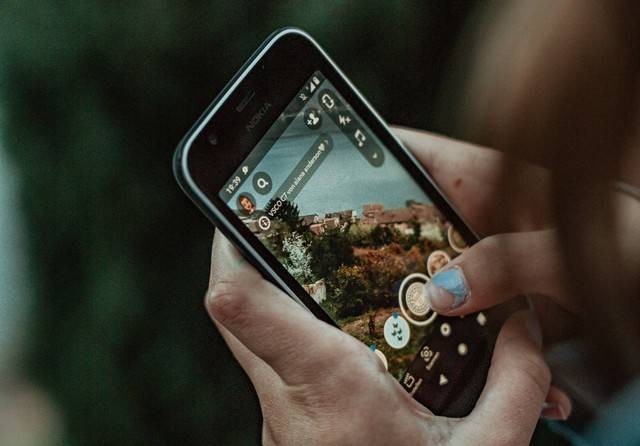 Ilustrasi edit video. Foto: Unsplash.com