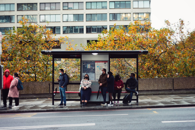 Jadwal Shuttle Lippo Karawaci Lengkap dengan Harga Tiketnya, Foto: Unsplash/Sandy Ravaloniaina.