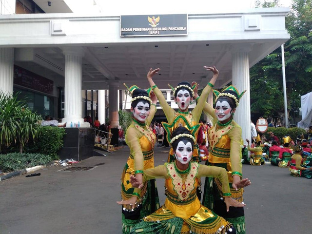 Tari Thengul di Istana Negara (Sumber Foto : Tamara)