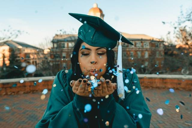 Biaya kuliah Udinus 2022/2023. Sumber: unsplash.com