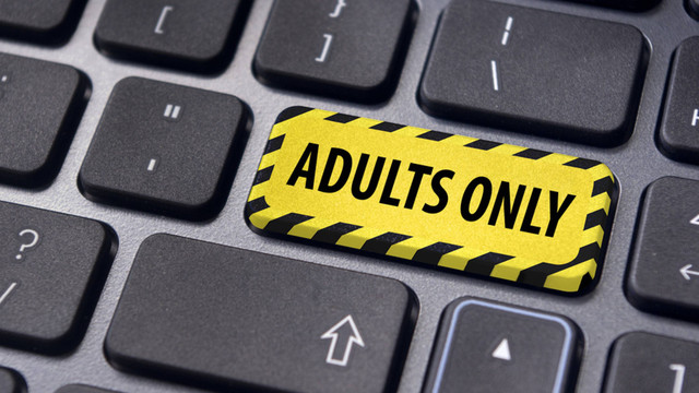 Ilustrasi seks digital, one night stand, dan seks partner di internet. Foto: mtkang/Shutterstock.